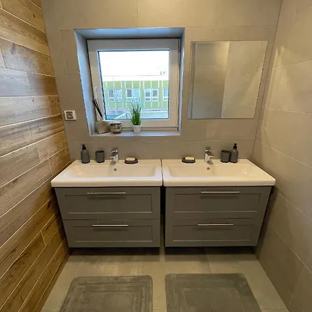 Rezidence Kbely - Free Parking Apartamento