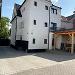 Rezidence Kbely - Free Parking Apartment